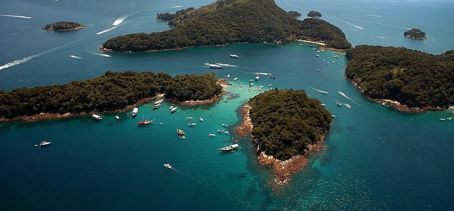 PASEO EN BARCO EN ANGRA DOS REIS